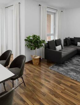 GUT VERMIETETE 4 ZIMMER WOHNUNG MIT GROSSEM BALKON! - Mettmann