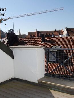 ***Deggendorf: 3-Zimmer Dachgeschosswohnung mit Dachterrasse in zentraler Lage zur Miete*** - Deggendorf