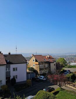 schöne 3,5 Zimmer-Wohung im Dachgeschoss mit Dachterrasse, Aussicht und Garage - Stuttgart