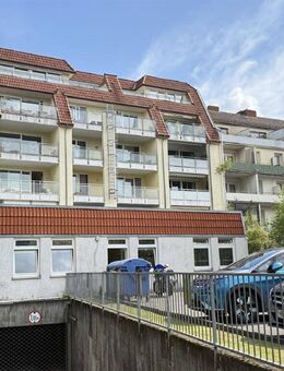 Top-Lage trifft Potenzial! 3-Zimmer-Wohnung mit Balkon, Aufzug & Tiefgarage direkt in der Vegesacker-Fußgängerzone! - Bremen