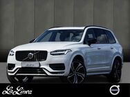 Volvo XC90, Ultimate Dark AWD B&W, Jahr 2023 - Saarbrücken