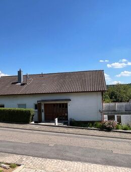 Freistehendes Einfamilienhaus mit großem Garten und wunderschönem Weitblick - Oberderdingen