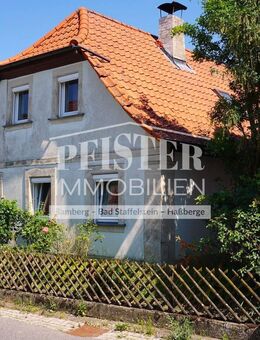Denkmalgeschütztes Bauernhaus mit Nebengebäude und kleinem Garten in Sassendorf - Zapfendorf