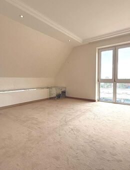 Besondere Maisonettewohnung für den exklusiven Geschmack - Königsbrunn