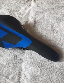 Neue schicke 1a Sättel für Biken im Partnerlook - Wiesbaden Auringen