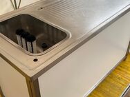 Klapptresen mit Waschbecken zu vermieten - Dessau-Roßlau