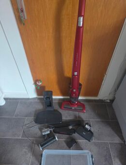 AEG Akkustaubsauger mit Handsauger, Zusatzteilen,2 Ersatzfilter - Bleckede Zentrum