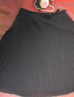 NEU * Edel * Seiden- Chiffon * Crepe de Chinè * Pliseè- Falten * Rock mit Romantik- Schleife "MNG" Mango * Gr. 34- 36/ XS- S * schwarz * Gothic * - Riedlingen