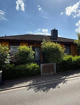 Traumblick bis Frankfurt: Bungalow in schöner Lage - Schöneck