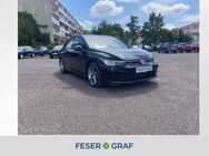 VW Golf, 1.5 VIII R-Line eTSI DA, Jahr 2023 - Dessau-Roßlau