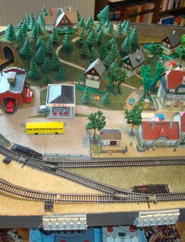 TT Eisenbahnplatte sehr viel Zubehör Modellbahnplatte - Borsdorf