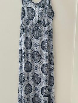 Kleid von Only Gr. 38 blau-weiß lang - Kassel