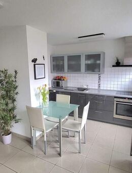 +++Neu-Ulm/Pfuhl, charmante 3-Zi.-ETW, ca. 86 m² Wfl., Garage, 1. OG, großer Balkon+++ - Neu Ulm