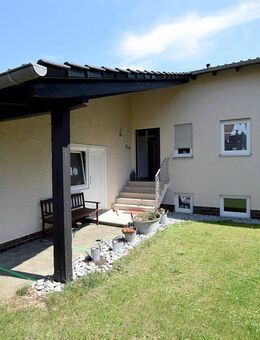 Geräumiges Zweifamilienhaus mit Garten und Garage in ruhiger Lage - Neuberg