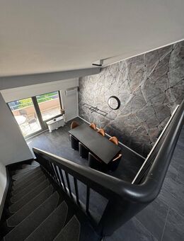 Erstbezug: Frisch renovierte moderne 5-Zimmer-Maisonettewohnung mit Weitblick, Baden-Baden - Baden-Baden