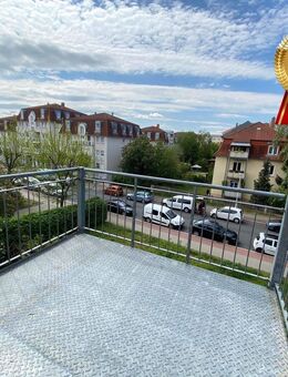 Modernes Wohnen mit großzügigem Balkon und moderner Einbauküche - Dresden