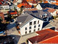 Sonniger West-Balkon - mitten im Ort! PV-Anlage! Stellplatz! Serviced Apartment möglich! Erstbezug! - Altusried