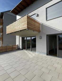 Helle 3 Zimmer Wohnung mit großer Terrasse und eigenem Garten - Bodenkirchen