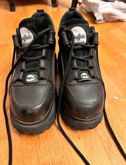 Buffalo plateau sneaker y2k style - Berlin