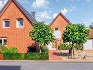 Zuhause in Oelde Lette: Doppelter Wohntraum auf einem Grundstück - Zwei Häuser, ein Zuhause! - Oelde