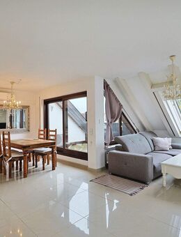 Helle, geräumige Maisonette-Wohnung mit Loggia - Filderstadt