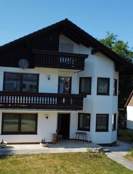 Investieren Sie in die Zukunft: Zweifamilienhaus mit viel Raum für Ideen auf sonnigem Grundstück - Zorneding