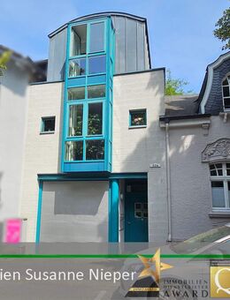 Einfamilienhaus mit Einliegerwohnung, Garage, Terrasse, Kaminofen und Einbauküche - Solingen (Klingenstadt)