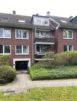 Zinshaus plus Grundstück mit 27 Stellpl. und 4 Garagen in ruhiger Lage - Hamburg