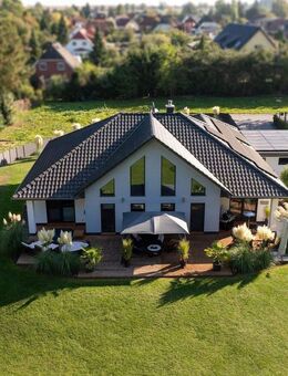 Exklusives modernes Einfamilienhaus mit Garten und Doppelgarage - für den Käufer provisionsfrei - Cramonshagen