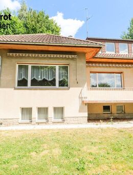 Exklusive Familienresidenz mit parkähnlichem Garten - Privatsphäre garantiert! - Selb