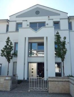 Sonnige, großzügige und harmonische 2-Zimmergartenwohnung – Wohnglück auf höchstem Niveau, ganz neu - Nürnberg