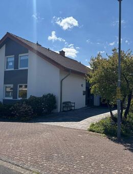 Einfamilienhaus in begehrter Wohnlage mit großem Grundstück und Ausbaupotenzial - Emmerthal