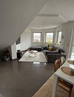 Schicke 2 Zimmer Dachgeschoss Wohnung - Heusenstamm