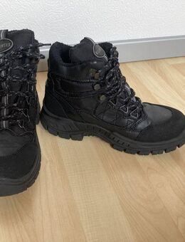 Boots Gr. 40 schwarz, gefüttert - Wuppertal