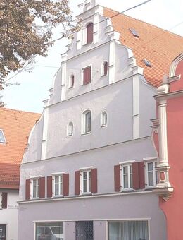 Repräsentatives, großzügiges Wohn-und Geschäftshaus mit Hof, Garten, Dachterrasse und Garage - Nördlingen