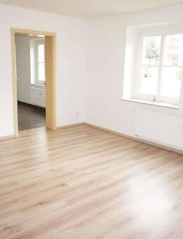 Schicke Singelwohnung frei ab 1.10.25 - große Küche - Bad mit Wanne - Chemnitz