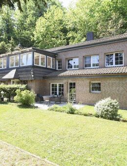 Provisionsfrei! Exklusives Anwesen für Familien und Kapitalanleger in Top-Lage (u.a. Altersresidenz) - Bodenwerder (Münchhausenstadt)