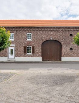 Pferde oder Kleinvieh zu Hause und wohnen in einem Vierkanthof?.....hier ist es möglich! - Gangelt
