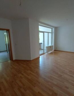 Toll geschnittene 3-Zi-Whg mit großem Balkon im 1.OG - Gera