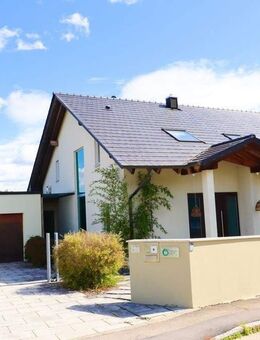 Exklusives 255 qm Einfamilienhaus mit separaten Büro-/Praxis/ Einliegerwohnung in ruhiger Lage von Neuburg-Bittenbrunn - Neuburg (Donau)
