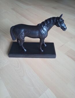 Bronzestatue von einen Pferd - Bosau