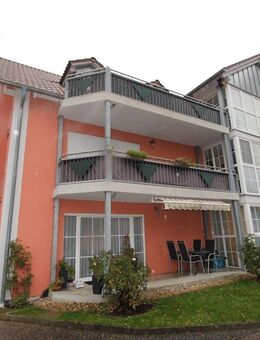 3-Zimmer Erdgeschosswohnung mit Terrasse, Pflanzgarten und verglastem Wintergarten - Obertraubling