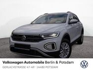 VW T-Roc, 1.5 l TSI Life, Jahr 2022 - Potsdam