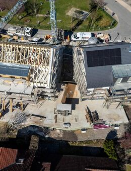 Stilvolle 4-Zimmer-Wohnung im OG mit Balkon: Wohnkomfort auf höchstem Niveau in begehrter Lage - Villingen-Schwenningen