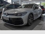 VW Passat, 2.0 l TDI R-Line 193 - Business Premium Paket VERFÜGBAR, Jahr 2022 - Duisburg