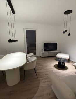 Erstbezug: 3-Zimmer-Architektenwohnung mit Balkon, voll möbliert - Troisdorf