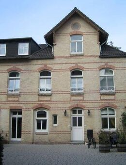 Schöne 2 Zimmer Dachgeschoss Wohnung in Gießen (1005-5005-01) - Gießen