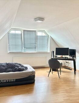 2-Zimmer Dachgeschosswohnung mit Pantryküche - Steinfeld (Oldenburg)