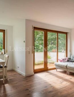 Drei-Zimmer-Wohnung mit Balkon in Waldrandlage von S-Degerloch - Stuttgart