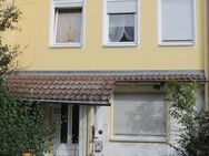 Im Bieterverfahren: Augsburg-Haunstetten: renovierungsbedürftiges Reihenmittelhaus zu verkaufen - Augsburg